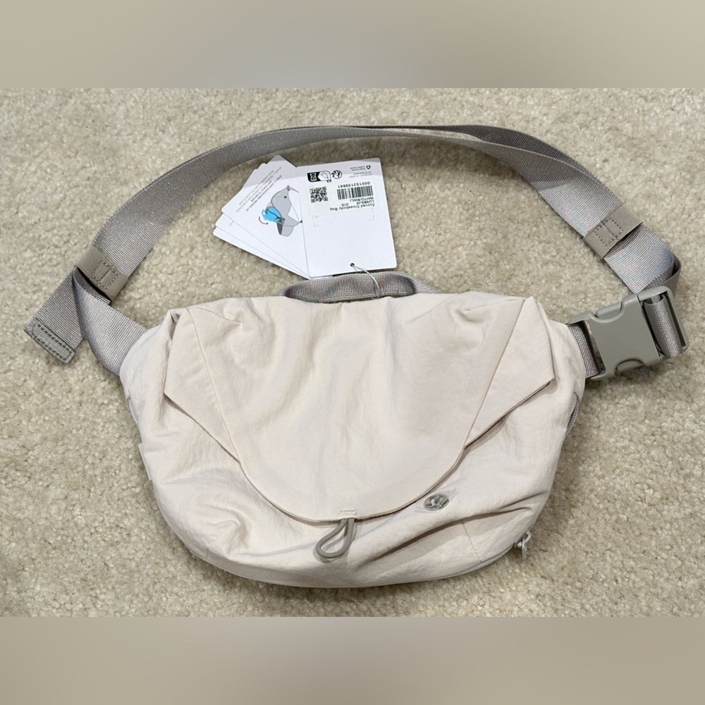 Lululemon Curved Crossbody Bag 3L